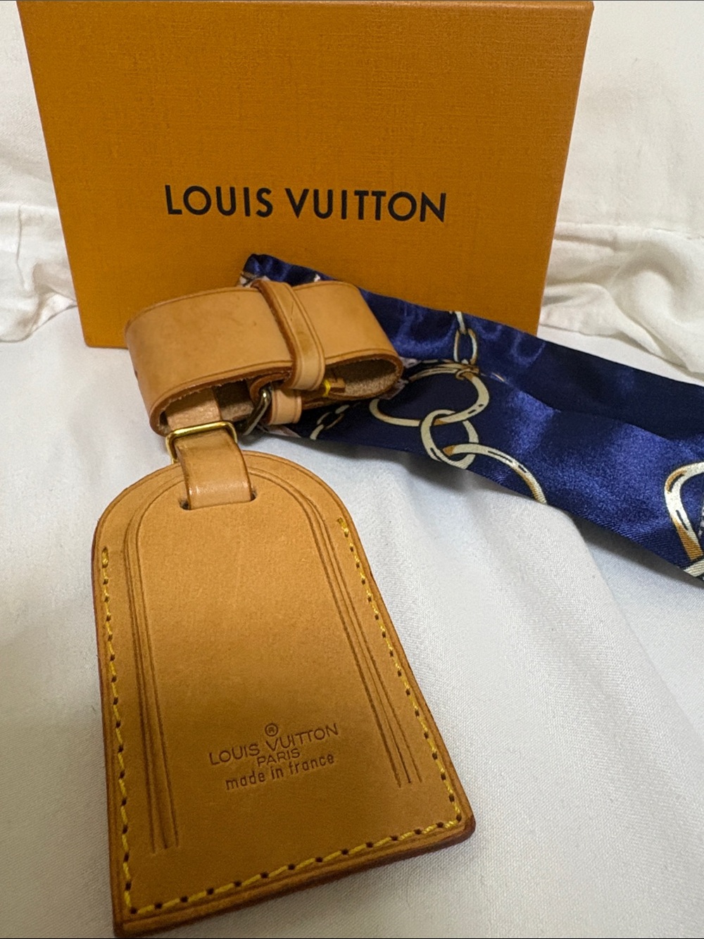 Louis Vuitton🌟Tan Leather Luggage Tag sets W/free Twilly- Excellent Condition
